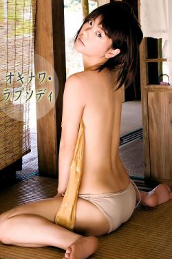 日本男吃奶玩乳30分钟视频